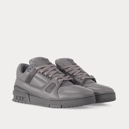 BASKETS LOUIS VUITTON LV TRAINERS EN GRIS