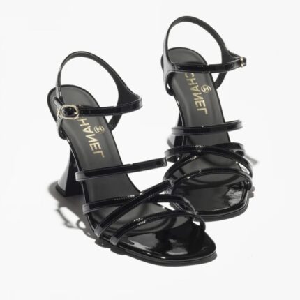 SANDALES CHANEL COLLECTION CROISIERE EN NOIR