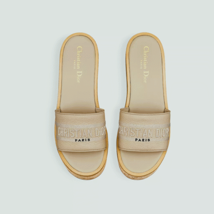 MULE CD A PLATEFORME DWAY EN CUIR DE VEAU BEIGE POUDRE