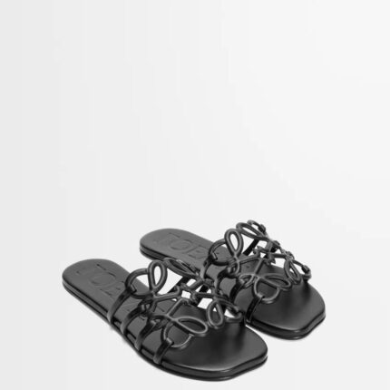 CLAQUETTE LOEWE PETAL ANAGRAM EN NOIR