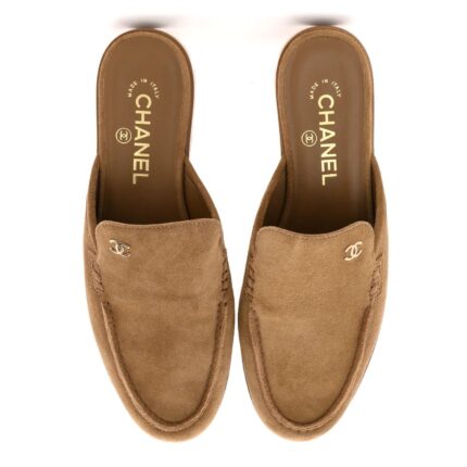 MULES CHANEL CC EN VEAU SUEDE BEIGE FONCE