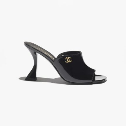 MULES CHANEL COLLECTION CROISIERE EN CUIR DE VEAU VERNI NOIR
